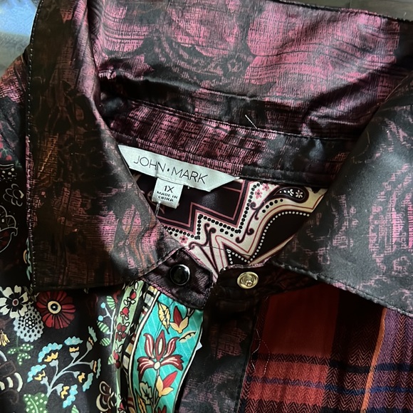 John Mark Floral Plaid Mixed Print Yarn Dye Long Sleeve Button Down Tunic. - Picture 6 of 12